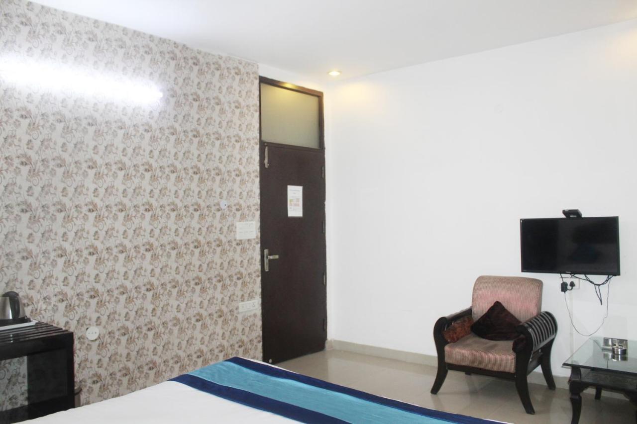 Hotel Trio Residency Near Noida City Center エクステリア 写真