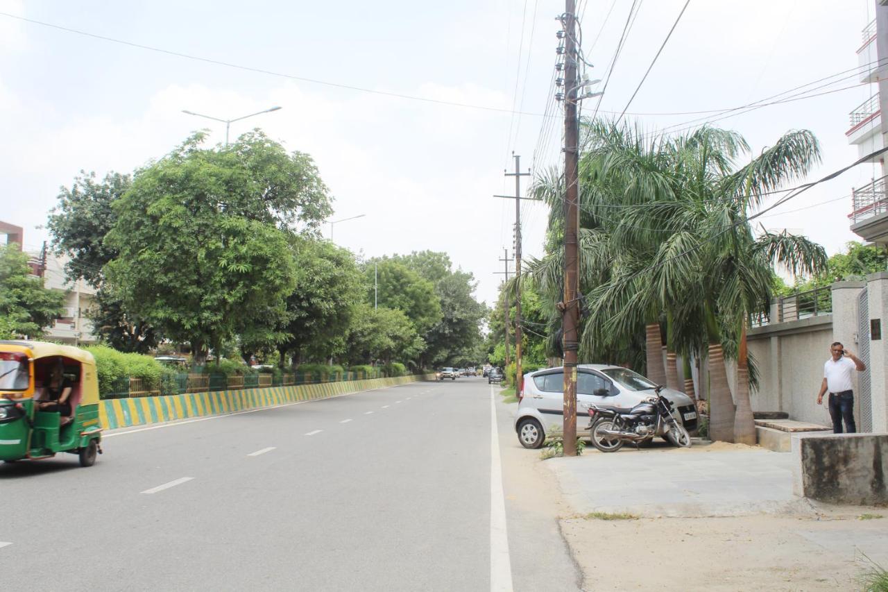 Hotel Trio Residency Near Noida City Center エクステリア 写真